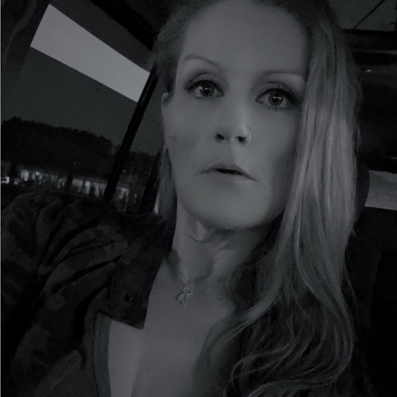 Meet your Posher, Elizabeth - Picture 1 of 1